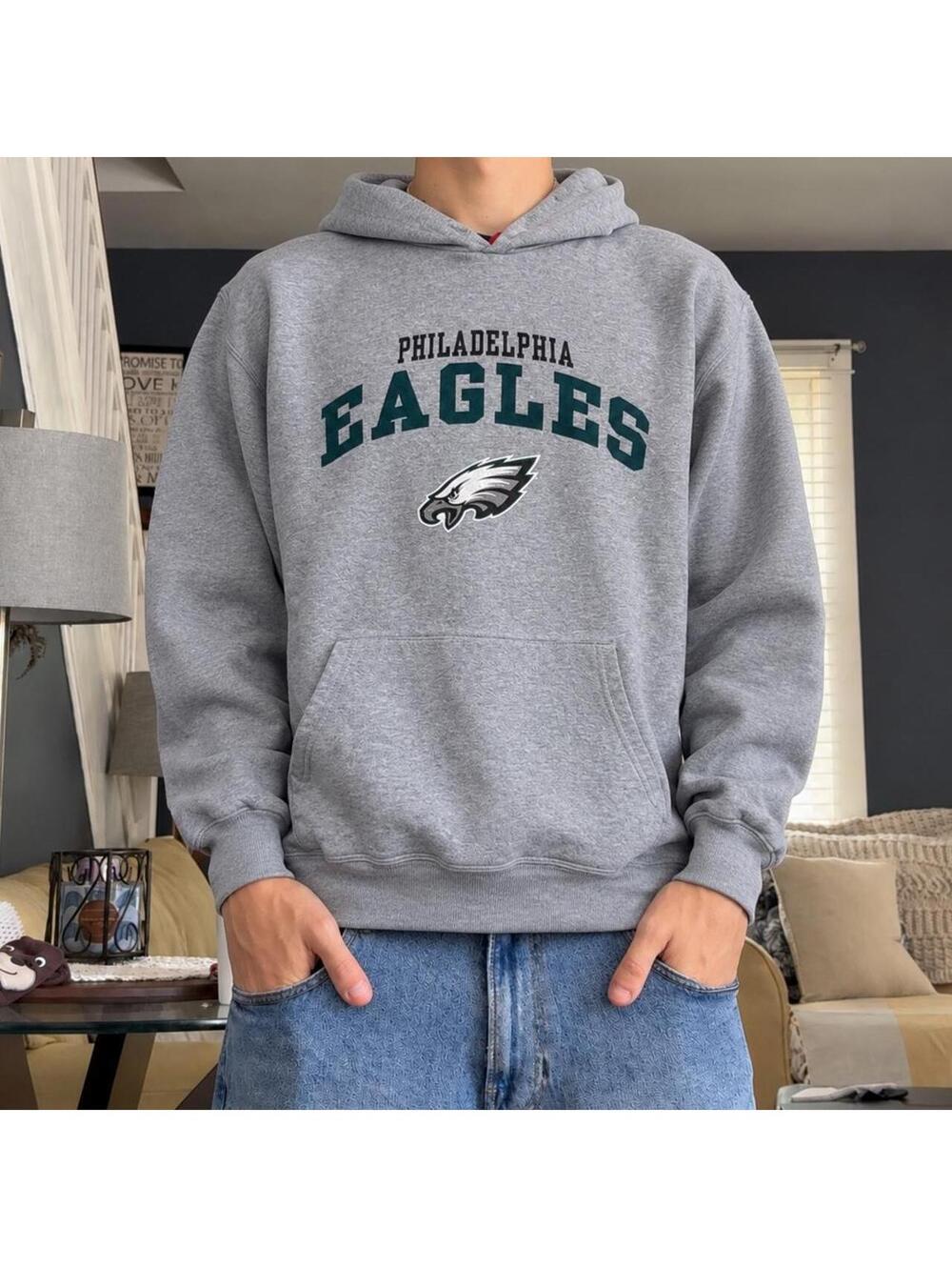 Absolutely beautiful vintage NFL  early 2000 Y2K Philadelphia Eagles hoodie